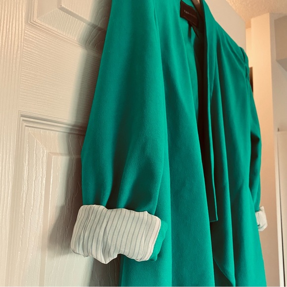 BCBGMaxAzaria Blazer in Teal - size Small - Picture 3 of 4
